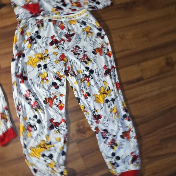 Disney BUNDLE PAJAMAS FATHER'S MEDIUM AND SON 6-7 NEW CHRISTMAS MICKEY FRIENDS - Picture 7 of 11